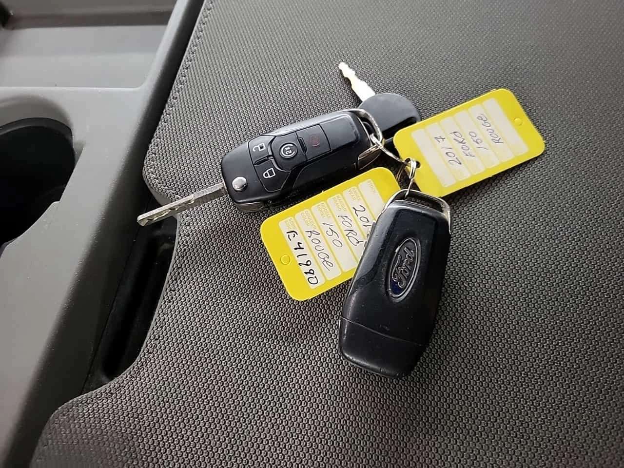 Ford F150 * XLT CREW CAB SHORT BED * 2 КЛЮЧА* ЕЛ. СЕДАЛКИ* , снимка 8 - Автомобили и джипове - 53953275