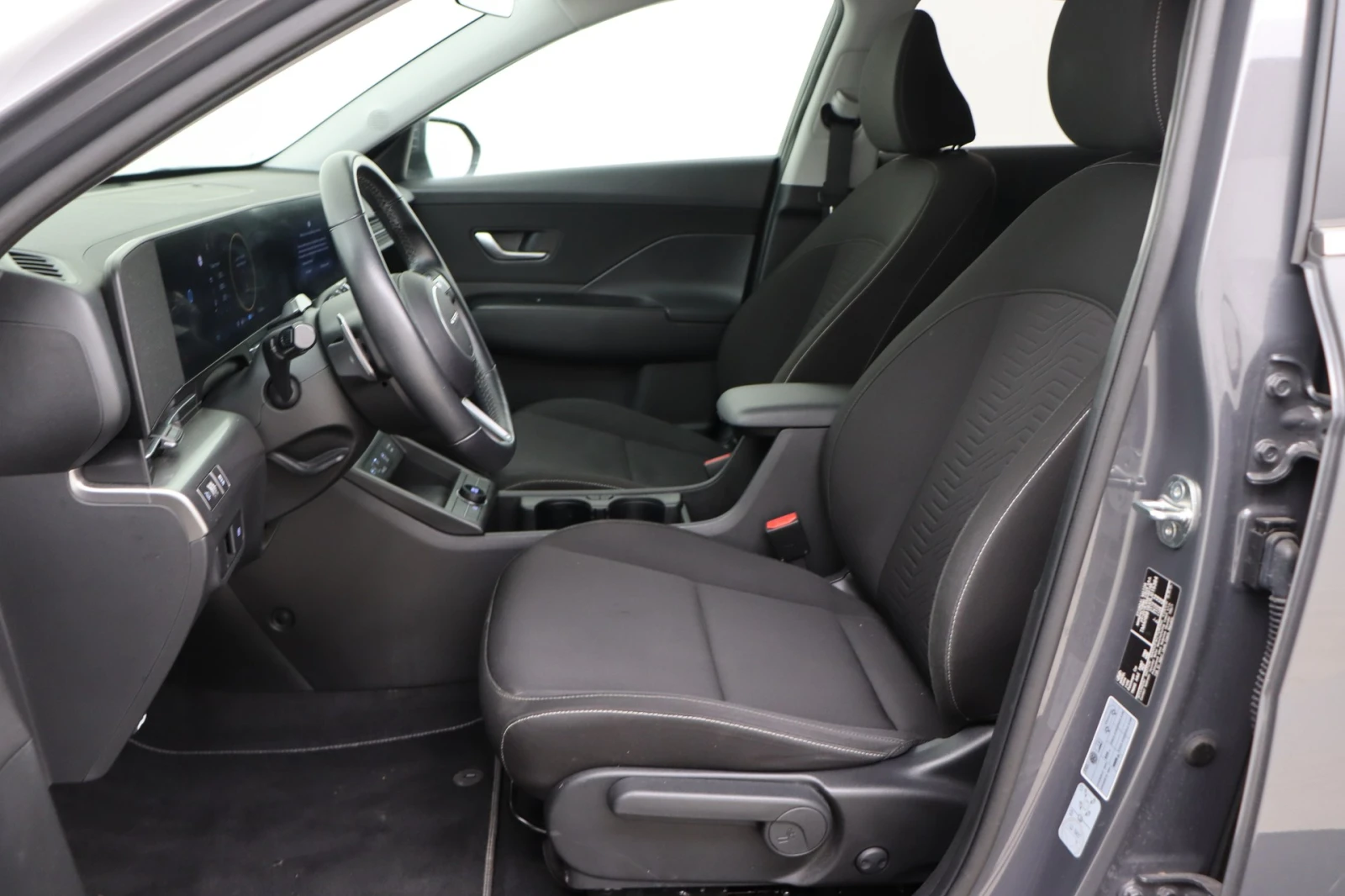 Hyundai Kona 48 kWh, снимка 7 - Автомобили и джипове - 54412560