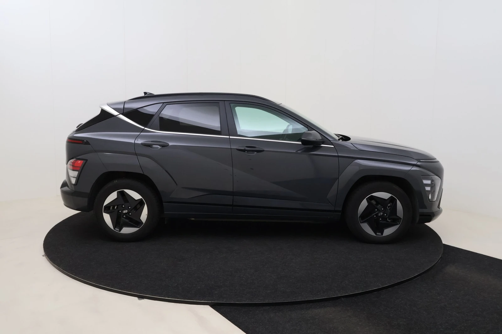 Hyundai Kona 48 kWh, снимка 6 - Автомобили и джипове - 54412560