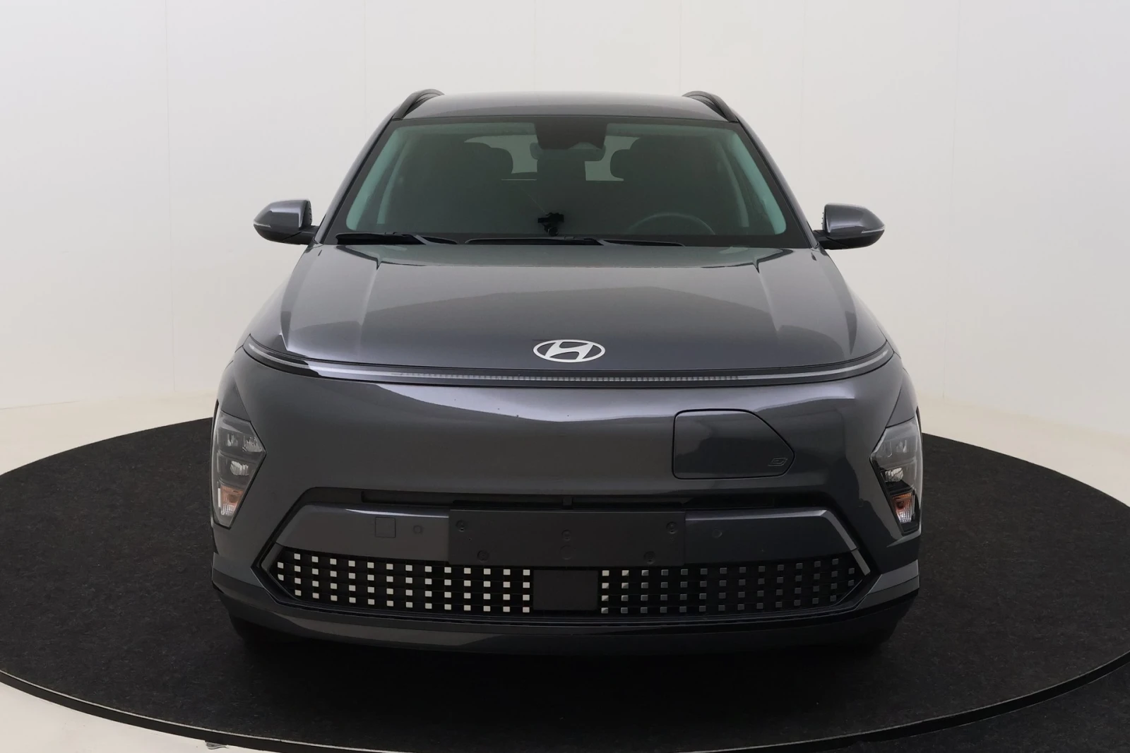 Hyundai Kona 48 kWh, снимка 2 - Автомобили и джипове - 54412560