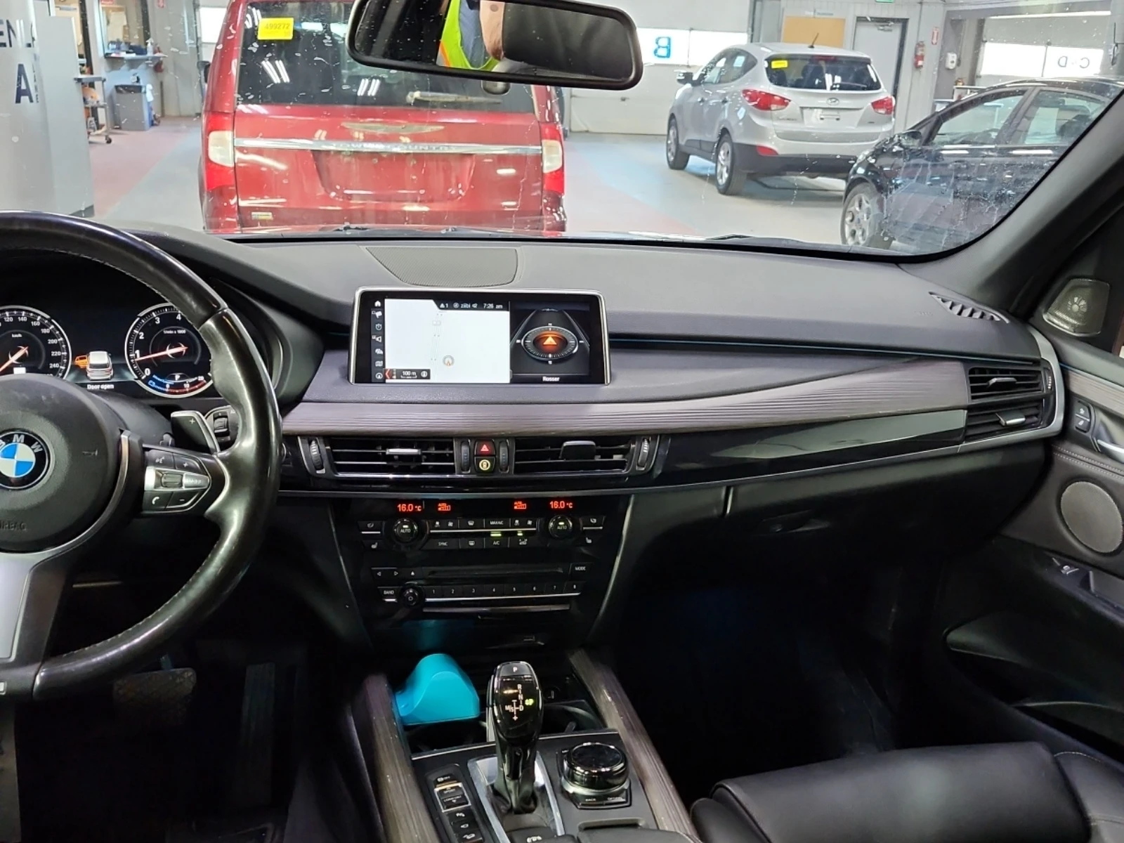 BMW X5 35i * M ПАКЕТ * HEAD UP * HK * СЕРВИЗНА ИСТОРИЯ * , снимка 7 - Автомобили и джипове - 54544996