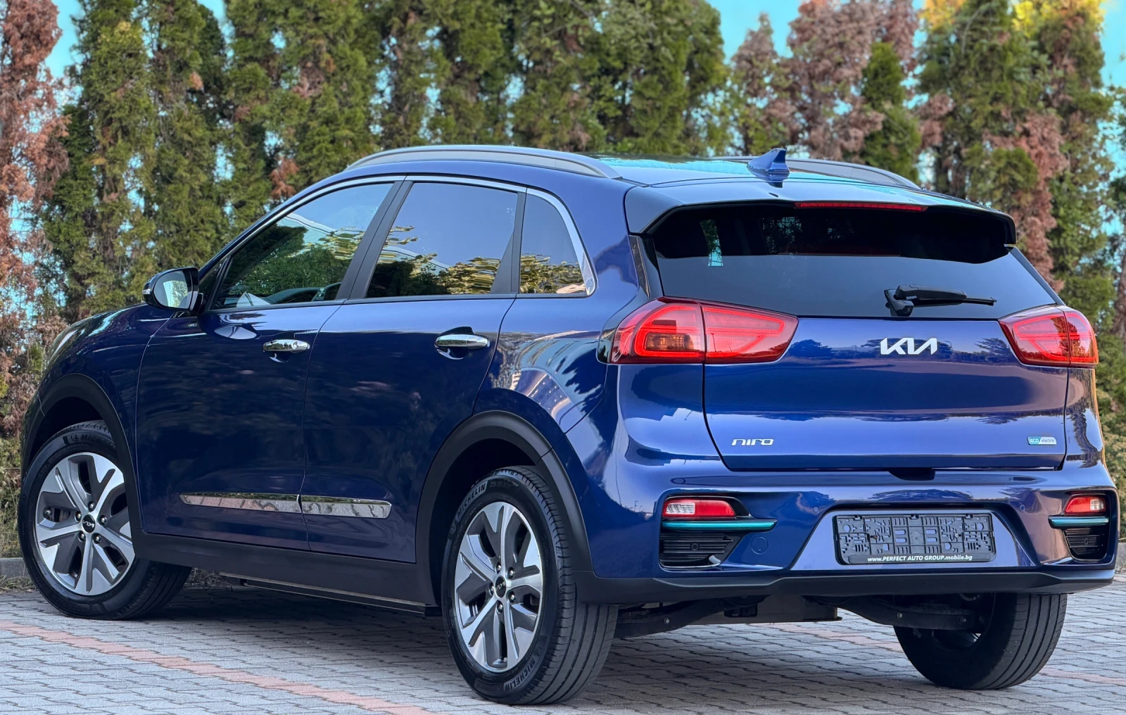 Kia Niro 64kw-204KC-facelift-УНИКАЛНА-КАТО НОВА, снимка 3 - Автомобили и джипове - 55499353