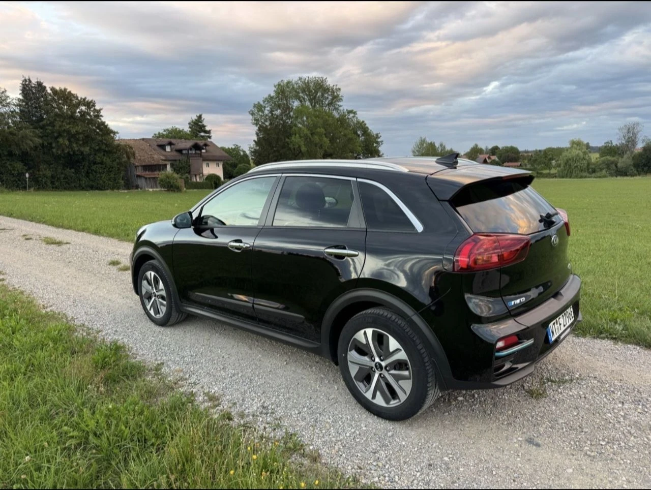 Kia Niro 64kWh Spirit FULL термопомпа, снимка 3 - Автомобили и джипове - 56606516
