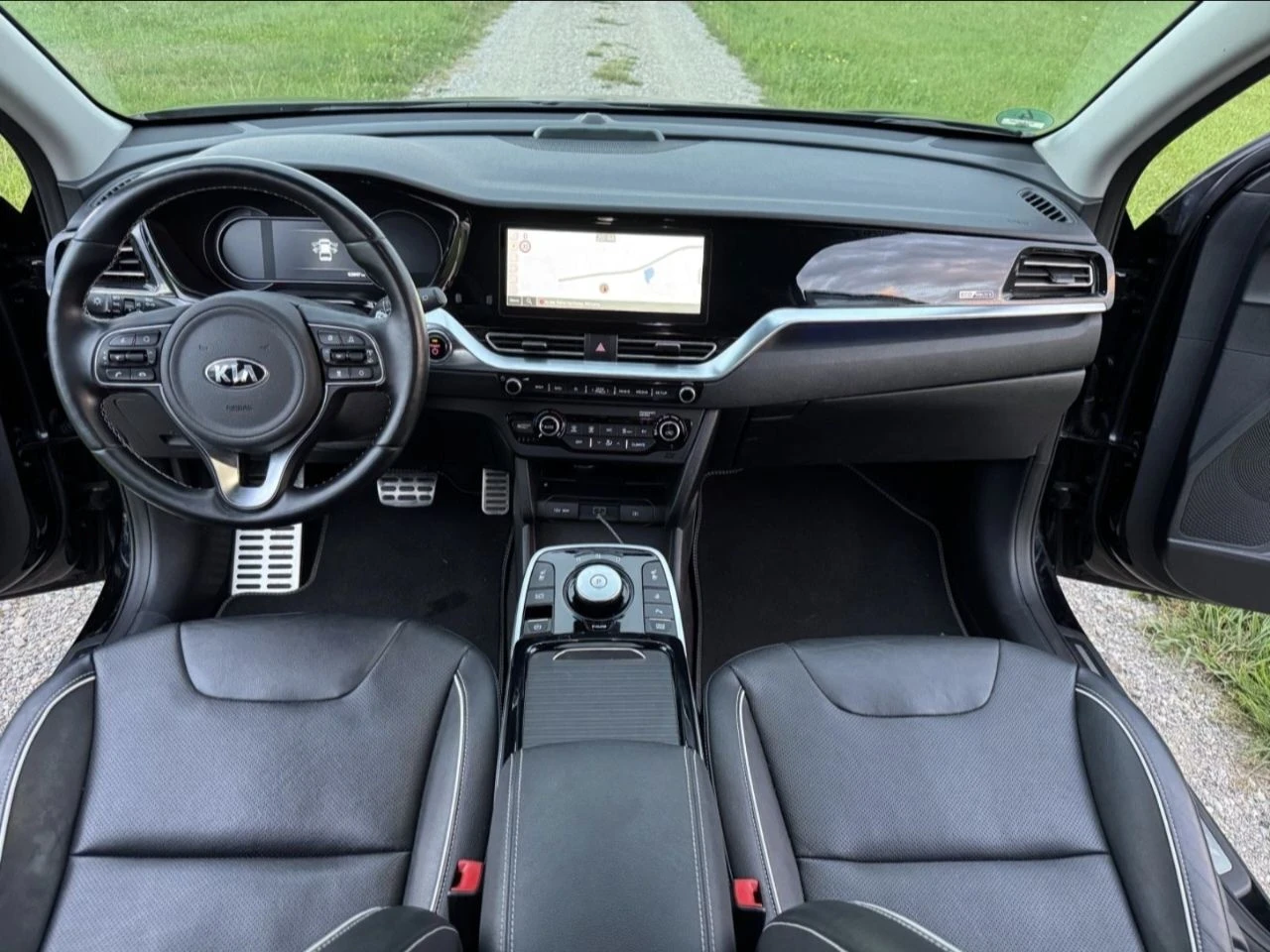 Kia Niro 64kWh Spirit FULL термопомпа, снимка 8 - Автомобили и джипове - 56606516