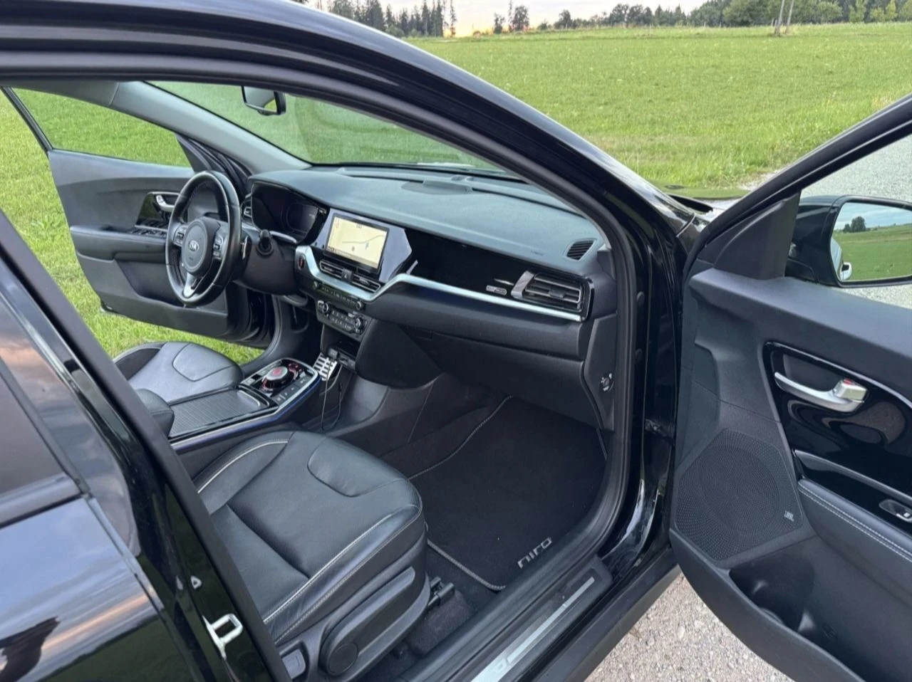 Kia Niro 64kWh Spirit FULL термопомпа, снимка 6 - Автомобили и джипове - 56606516
