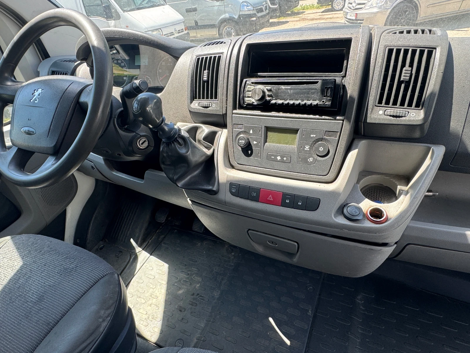 Peugeot Boxer 9 места* Двоен Климатик - изображение 9