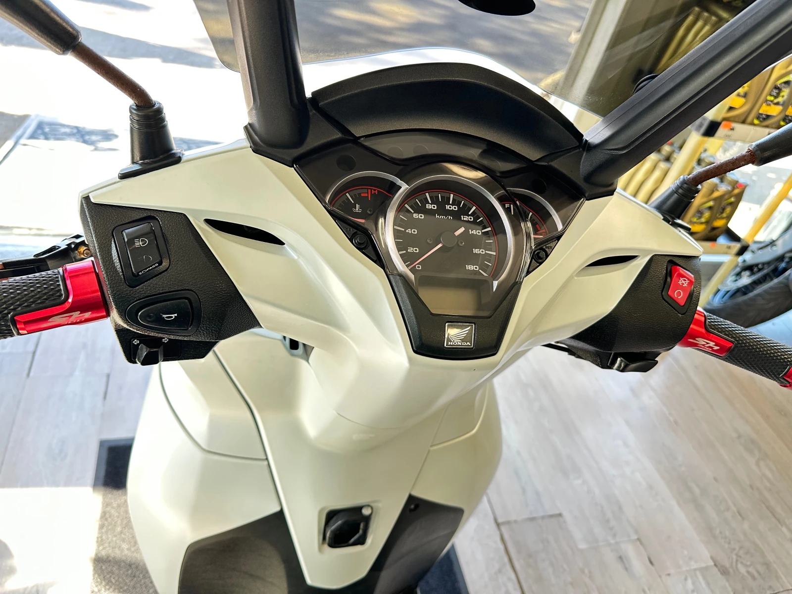 Honda Sh 300i Sport ABS/LED 02.2018г., снимка 2 - Мотоциклети и мототехника - 56294667