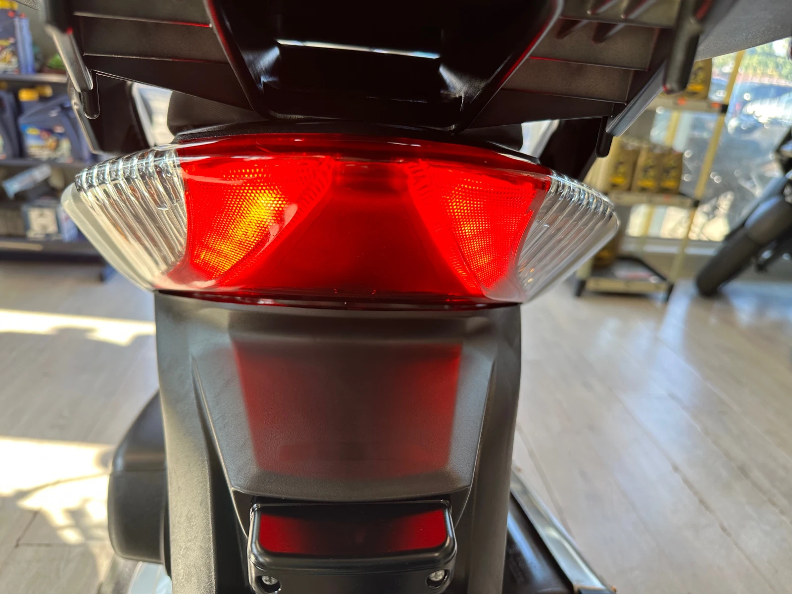 Honda Sh 300i Sport ABS/LED 02.2018г., снимка 6 - Мотоциклети и мототехника - 56294667