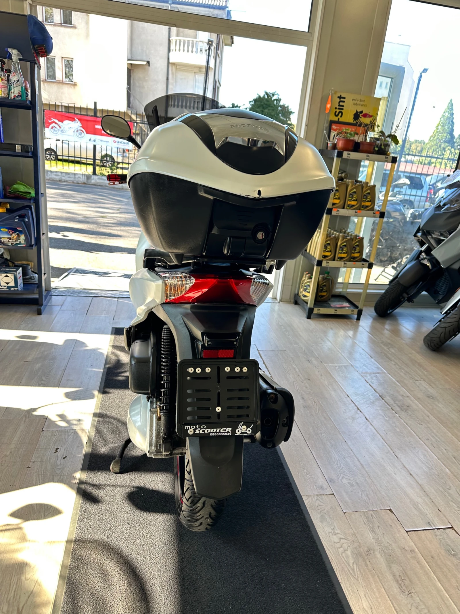 Honda Sh 300i Sport ABS/LED 02.2018г., снимка 15 - Мотоциклети и мототехника - 56294667