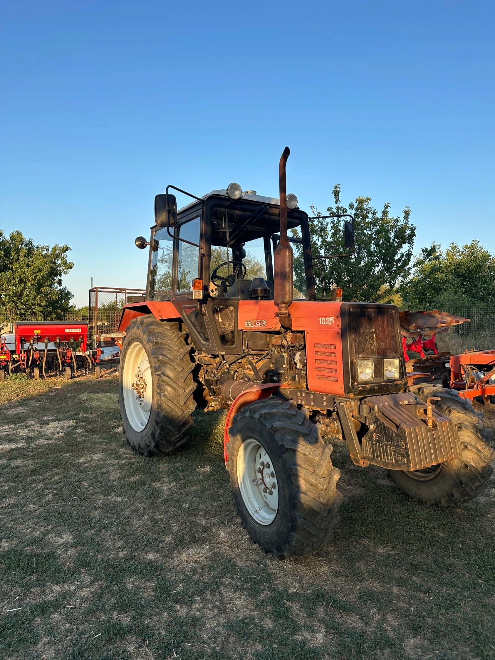 Трактор Беларус 1025, снимка 2 - Селскостопанска техника - 54300876