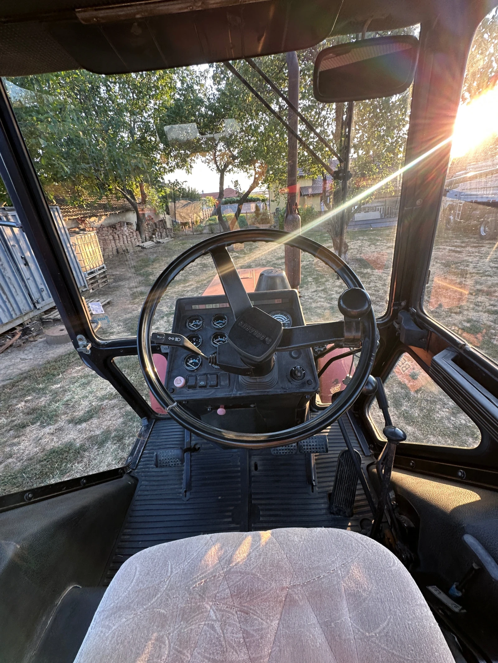 Трактор Беларус 1025, снимка 5 - Селскостопанска техника - 54300876