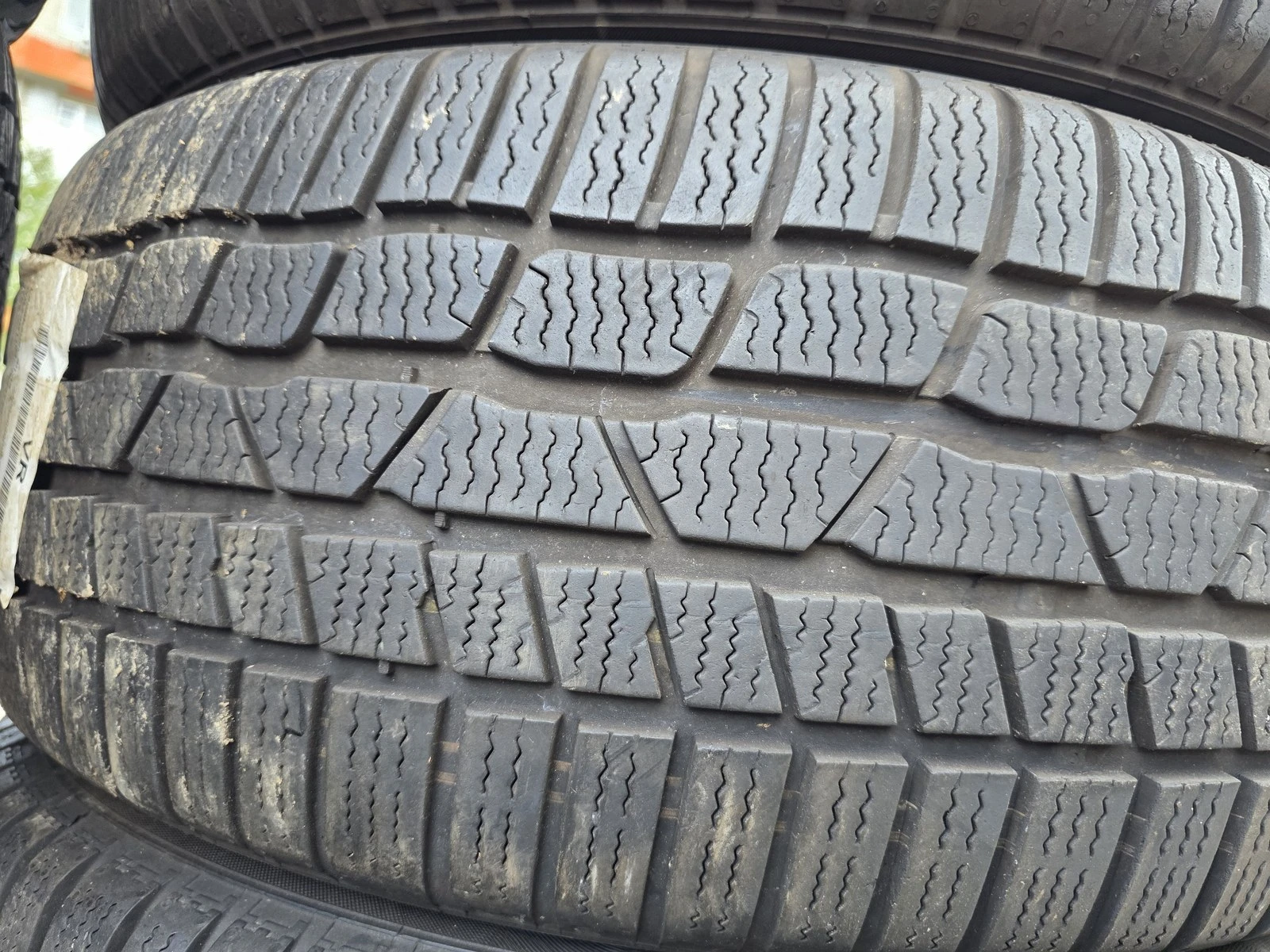 Гуми Зимни 225/50R17