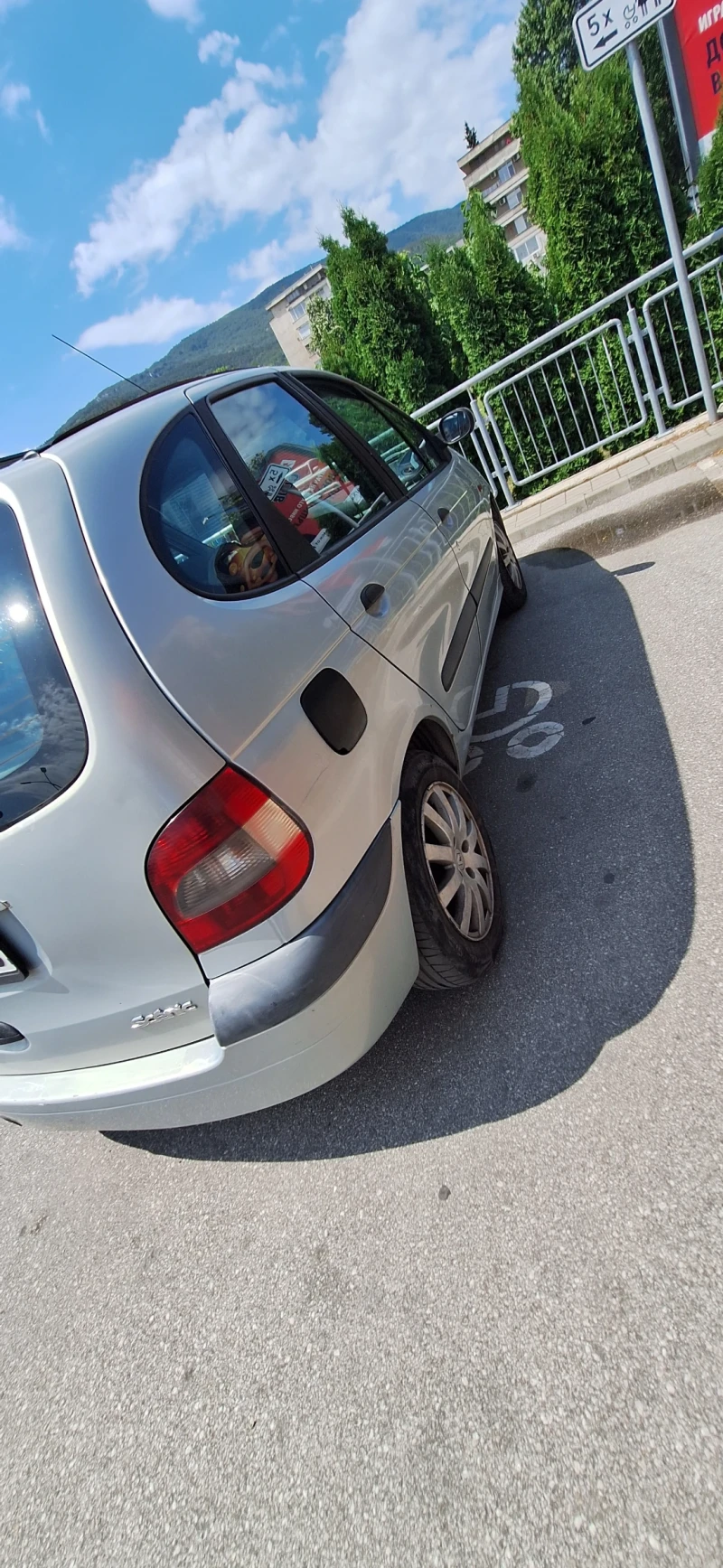 Renault Scenic 1.6 16V, снимка 2 - Автомобили и джипове - 52841266