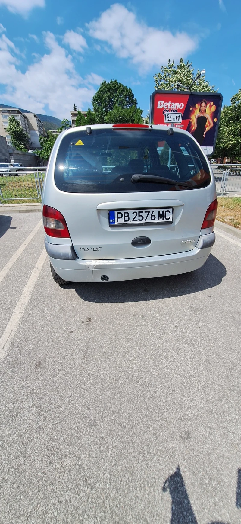 Renault Scenic 1.6 16V, снимка 3 - Автомобили и джипове - 52841266