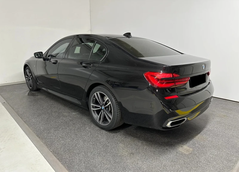 BMW 730 M-Sport xDrive, снимка 3 - Автомобили и джипове - 52735536