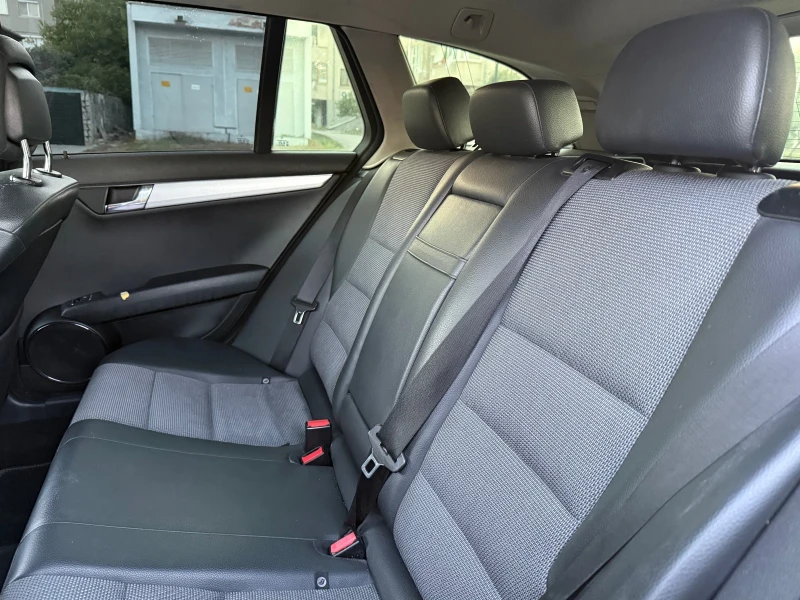 Mercedes-Benz C 320 AVANTGARDE* Кожа/Нави/Подгрев/Парктроник, снимка 13 - Автомобили и джипове - 52745770