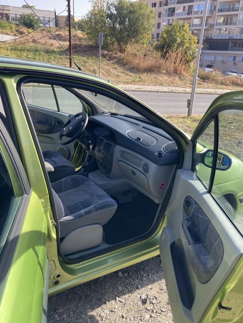 Renault Scenic dti, снимка 9 - Автомобили и джипове - 52939523