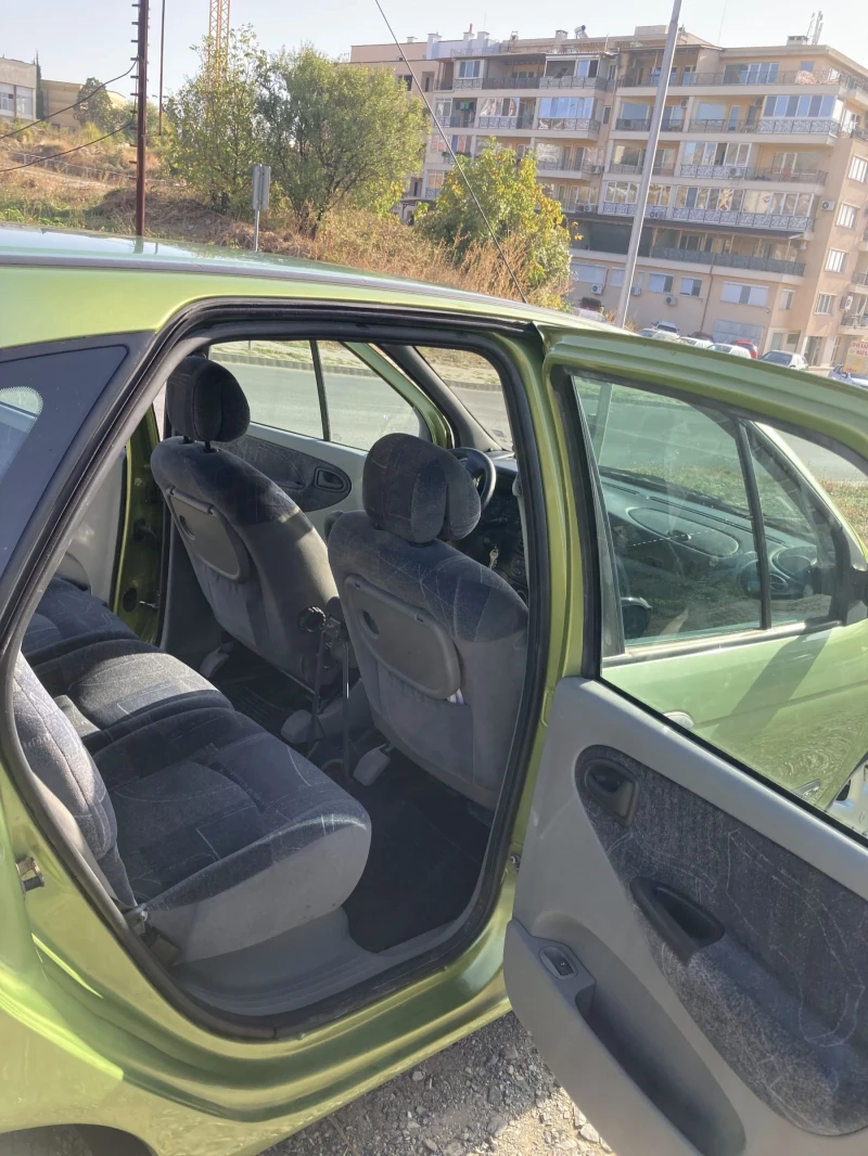 Renault Scenic dti, снимка 10 - Автомобили и джипове - 52939523