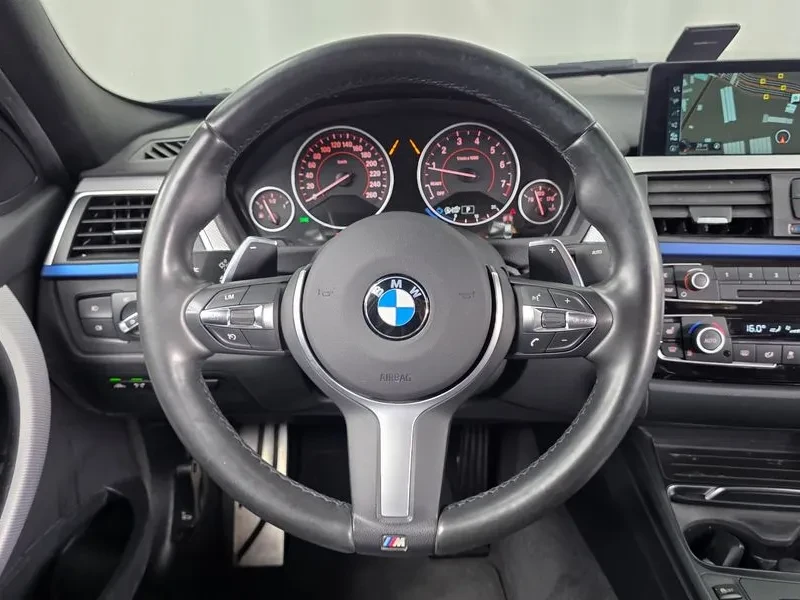 BMW 330 I M Sports, снимка 13 - Автомобили и джипове - 55132300