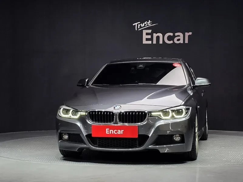 BMW 330 I M Sports, снимка 3 - Автомобили и джипове - 55132300