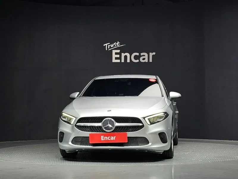 Mercedes-Benz A 220 Hatchback, снимка 3 - Автомобили и джипове - 55830276
