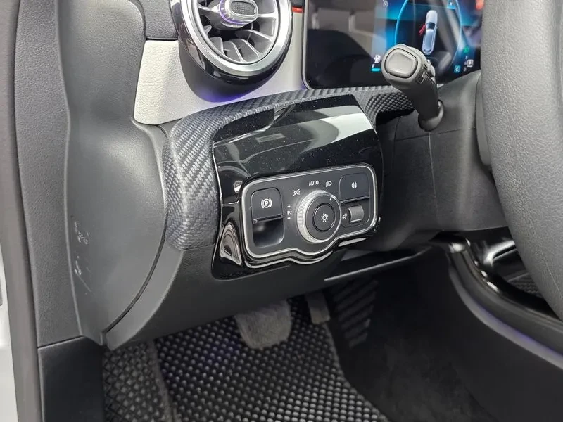 Mercedes-Benz A 220 Hatchback, снимка 17 - Автомобили и джипове - 55830276