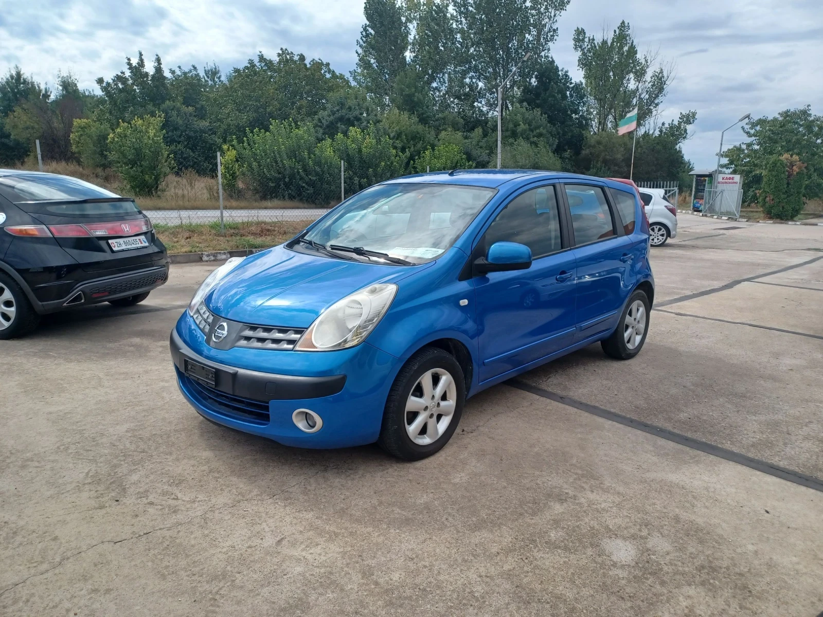 Nissan Note 1.6i автоматик Щвейцария - изображение 2