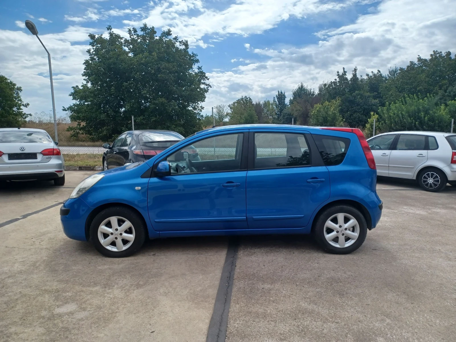 Nissan Note 1.6i автоматик Щвейцария - изображение 3