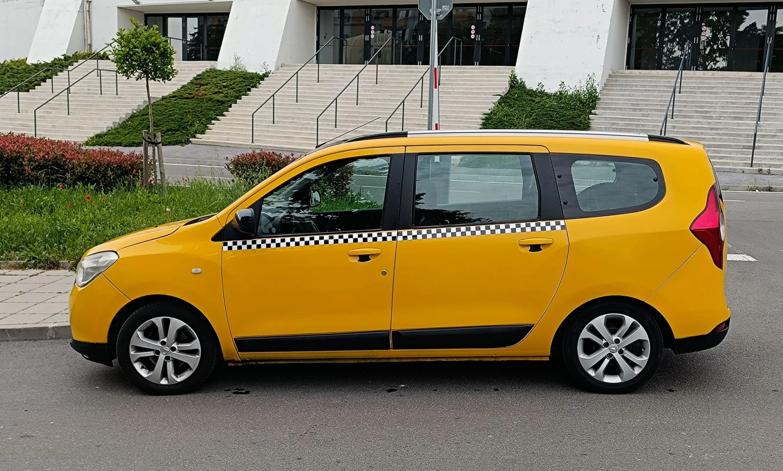 Dacia Lodgy  - изображение 6