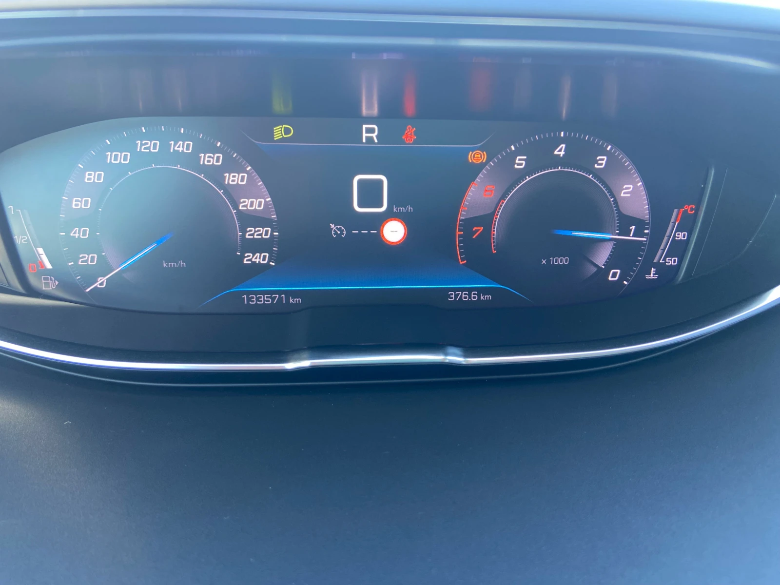 Peugeot 3008 Има видеоклип към обявата!, снимка 14 - Автомобили и джипове - 53797379