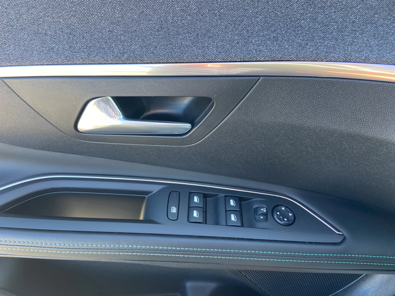 Peugeot 3008 Има видеоклип към обявата!, снимка 12 - Автомобили и джипове - 53797379