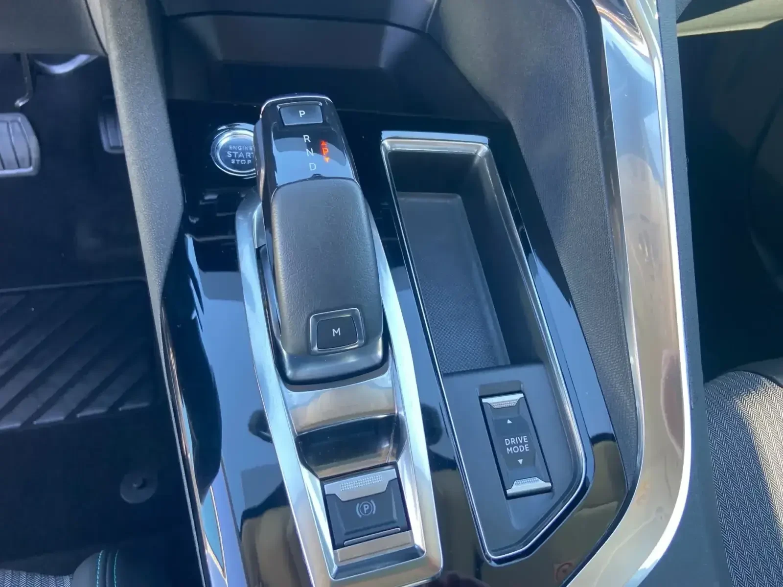 Peugeot 3008 Има видеоклип към обявата!, снимка 16 - Автомобили и джипове - 53797379