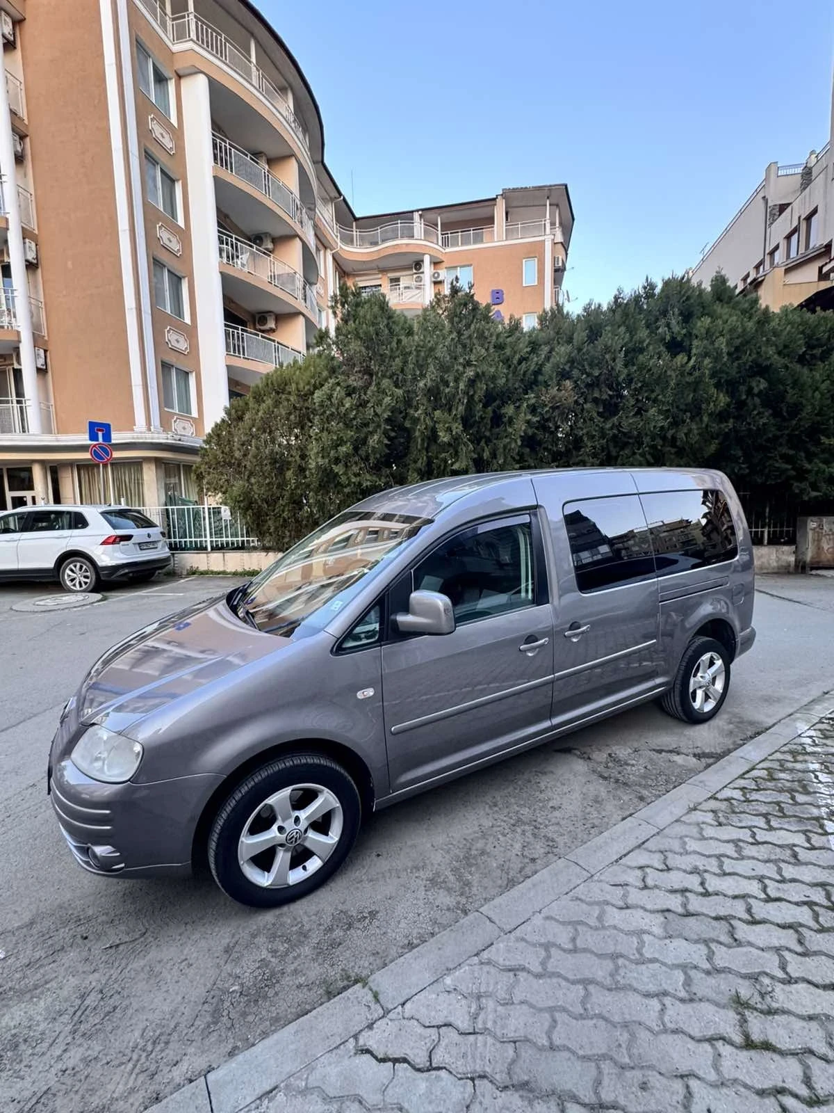 VW Caddy MAXI 1.9 TDI , снимка 2 - Автомобили и джипове - 53977703