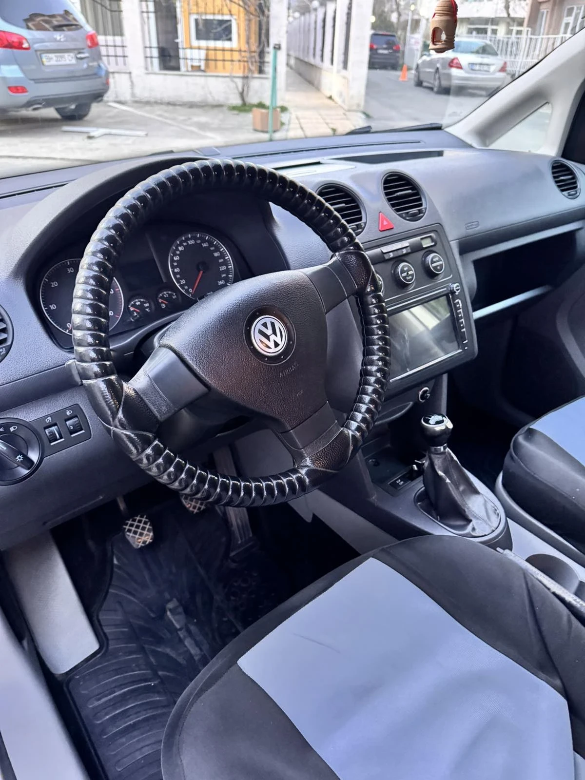 VW Caddy MAXI 1.9 TDI , снимка 8 - Автомобили и джипове - 53977703