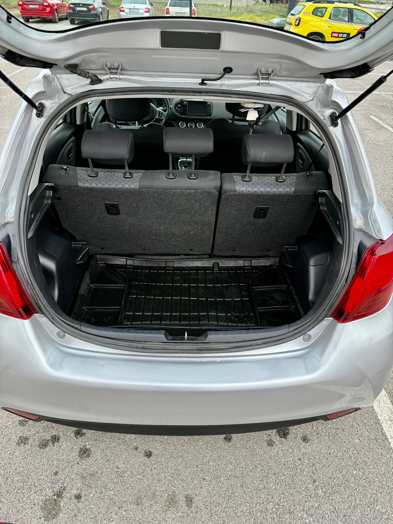 Toyota Yaris, снимка 8 - Автомобили и джипове - 54033612