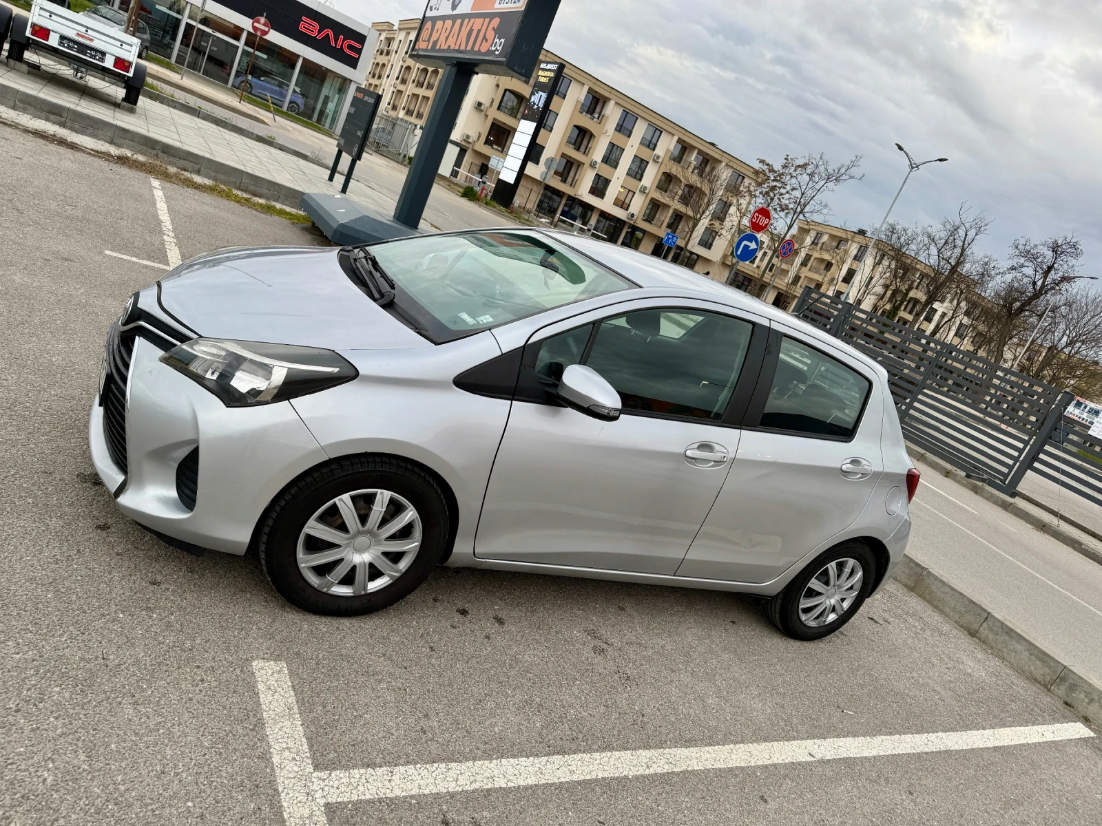 Toyota Yaris, снимка 4 - Автомобили и джипове - 54033612