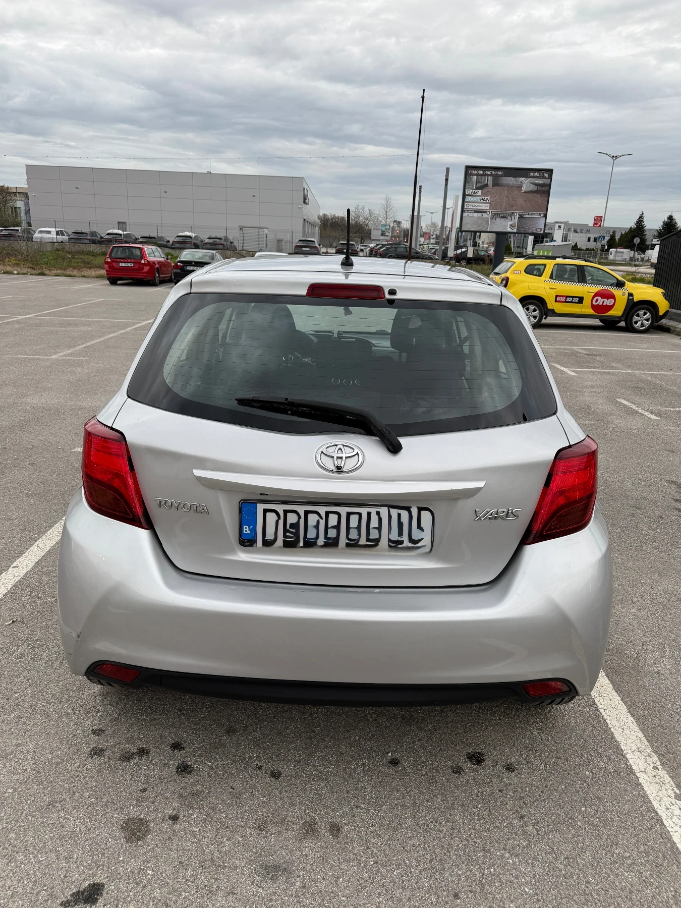 Toyota Yaris, снимка 7 - Автомобили и джипове - 54033612