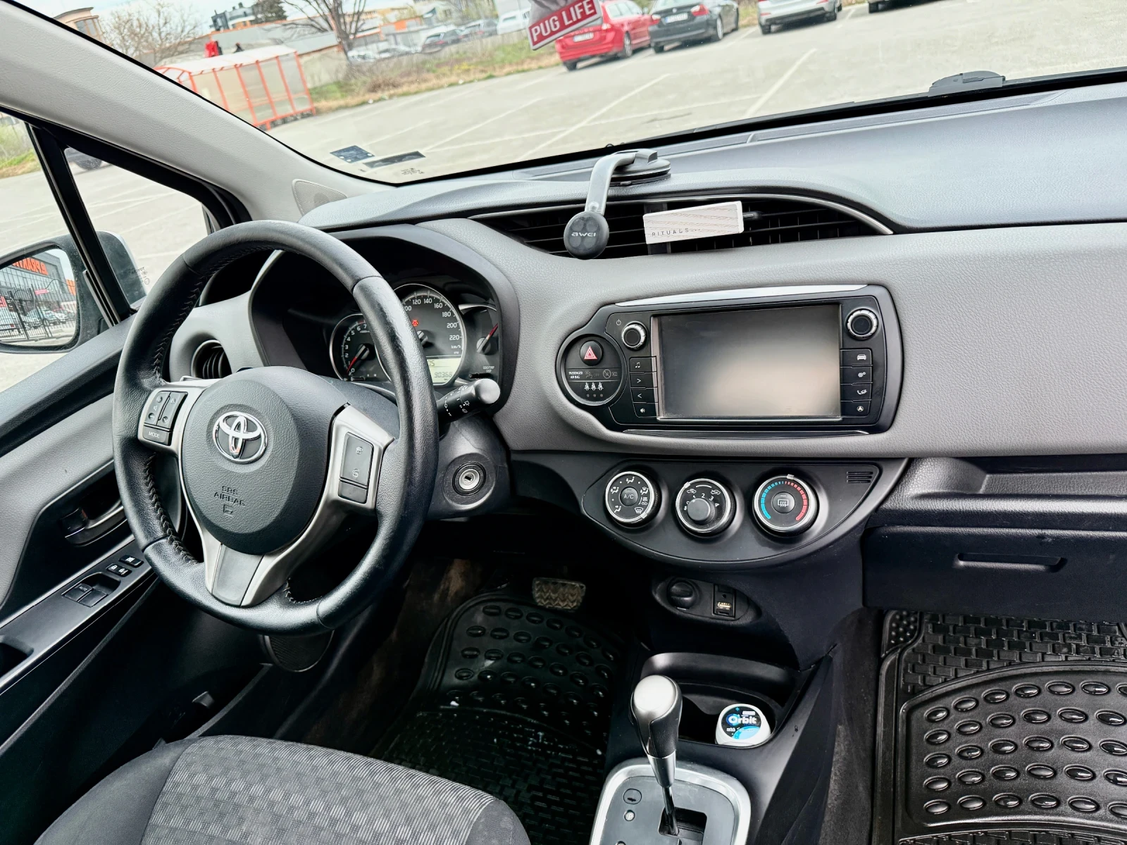 Toyota Yaris, снимка 12 - Автомобили и джипове - 54033612