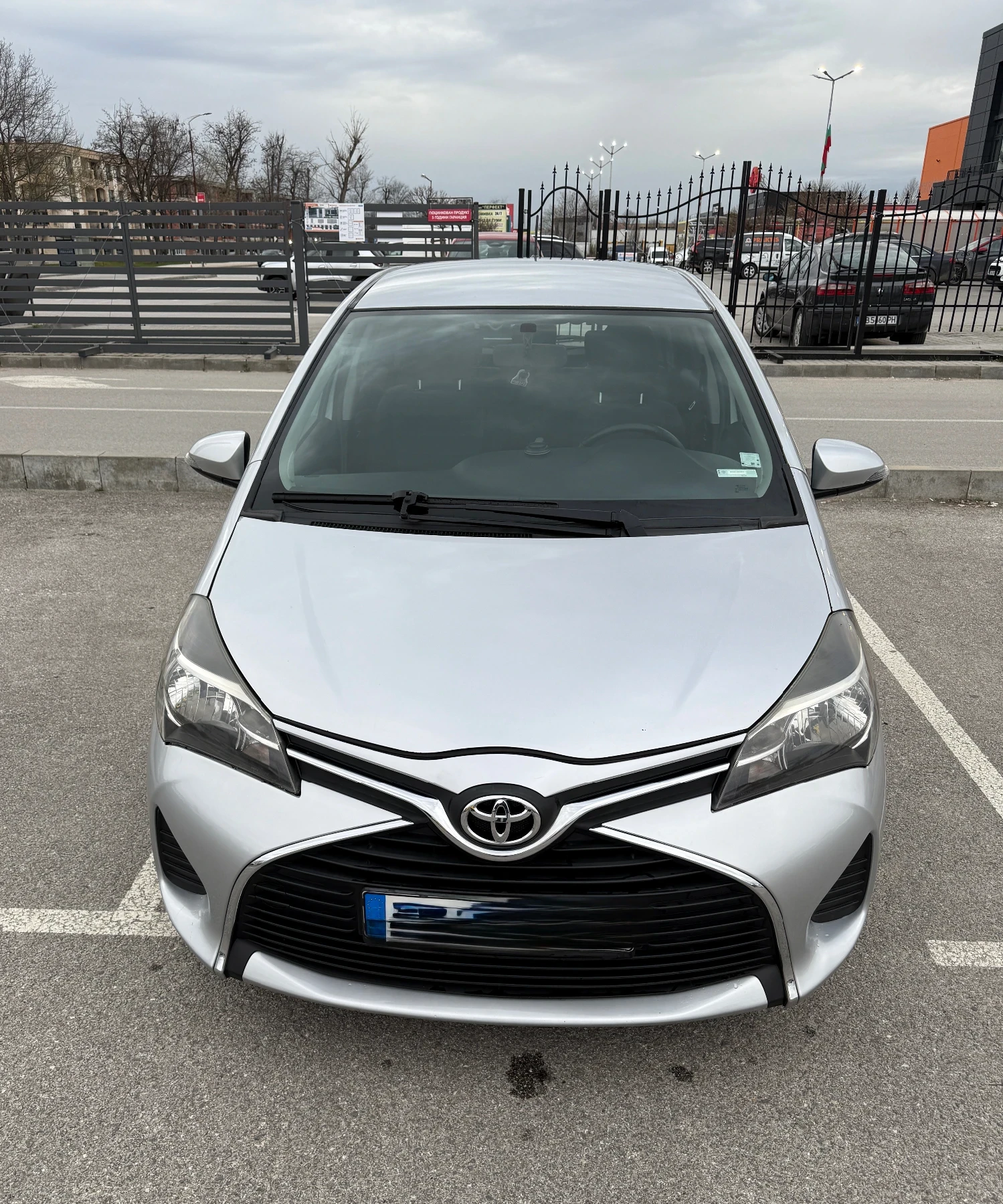 Toyota Yaris, снимка 6 - Автомобили и джипове - 54033612