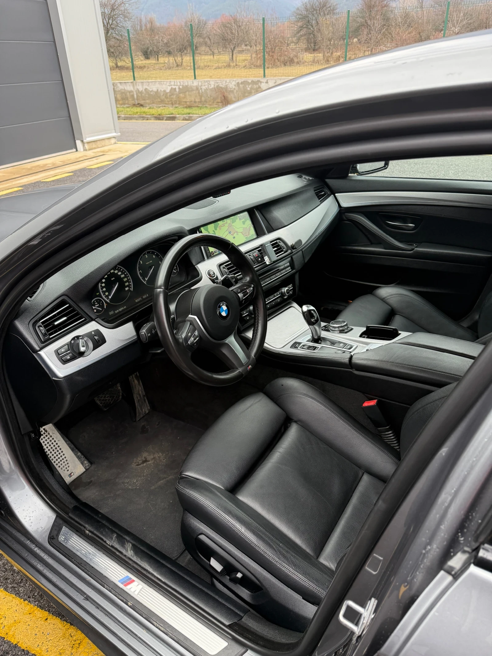 BMW 520 Facelift , снимка 6 - Автомобили и джипове - 54248545