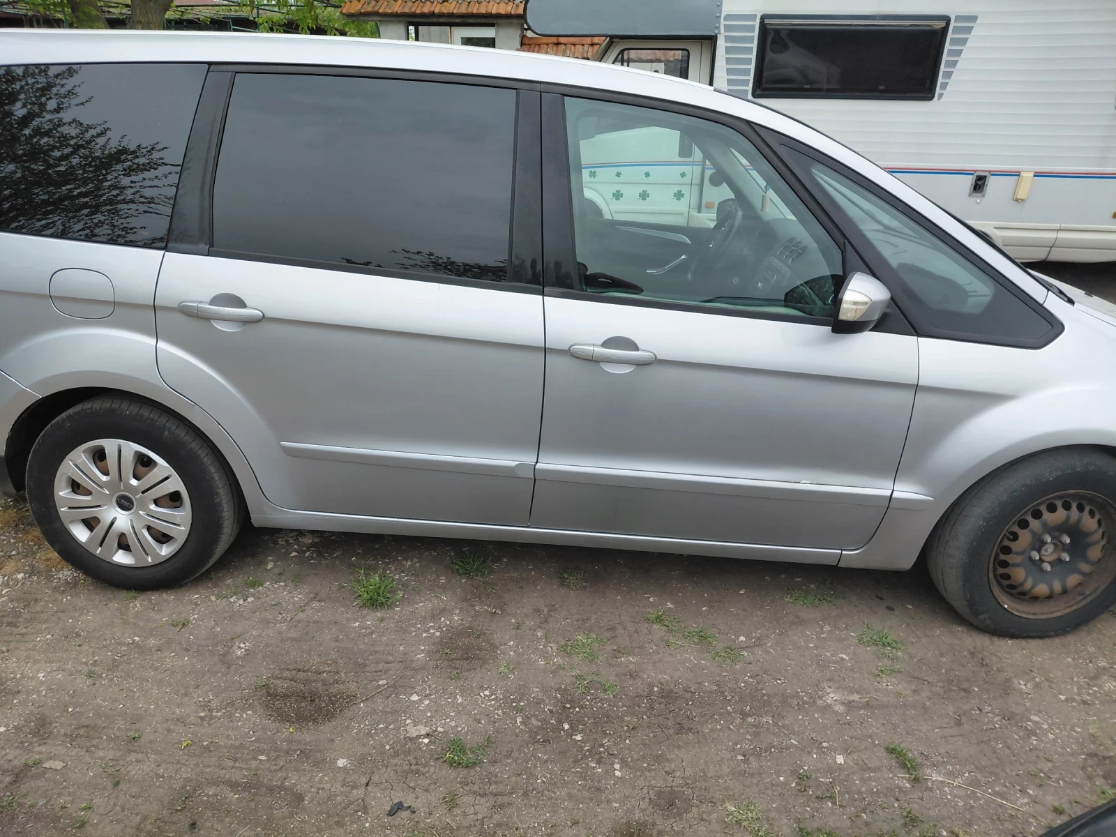Ford Galaxy ПРОДАВА СЕ ЦЕНА 3500 евро  Форд галакси 2.0 tdci о, снимка 2 - Автомобили и джипове - 54478268