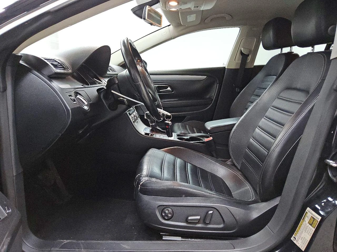 VW CC Sport, снимка 9 - Автомобили и джипове - 54651425