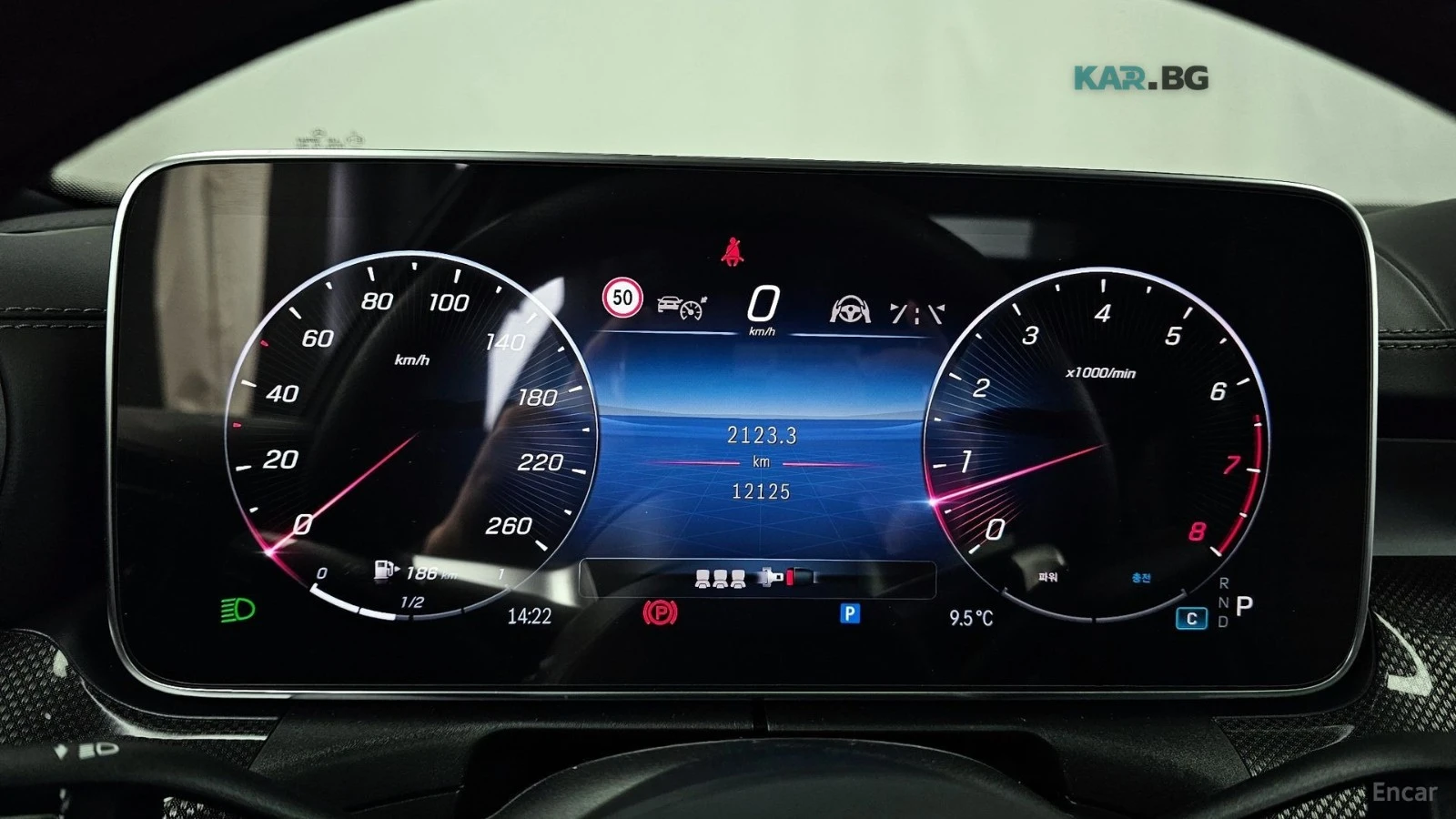 Mercedes-Benz C 200 * AMG* ПОДГРЕВ* ОБДУХВАНЕ* ПАНОРАМА* КАМЕРА* , снимка 8 - Автомобили и джипове - 54913627