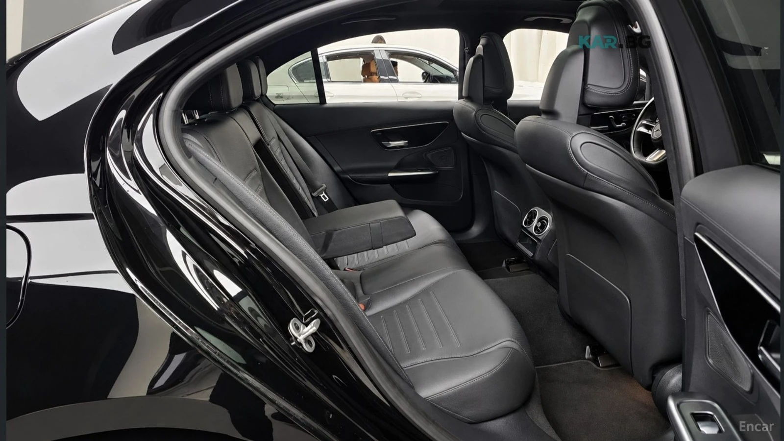 Mercedes-Benz C 200 * AMG* ПОДГРЕВ* ОБДУХВАНЕ* ПАНОРАМА* КАМЕРА* , снимка 12 - Автомобили и джипове - 54913627