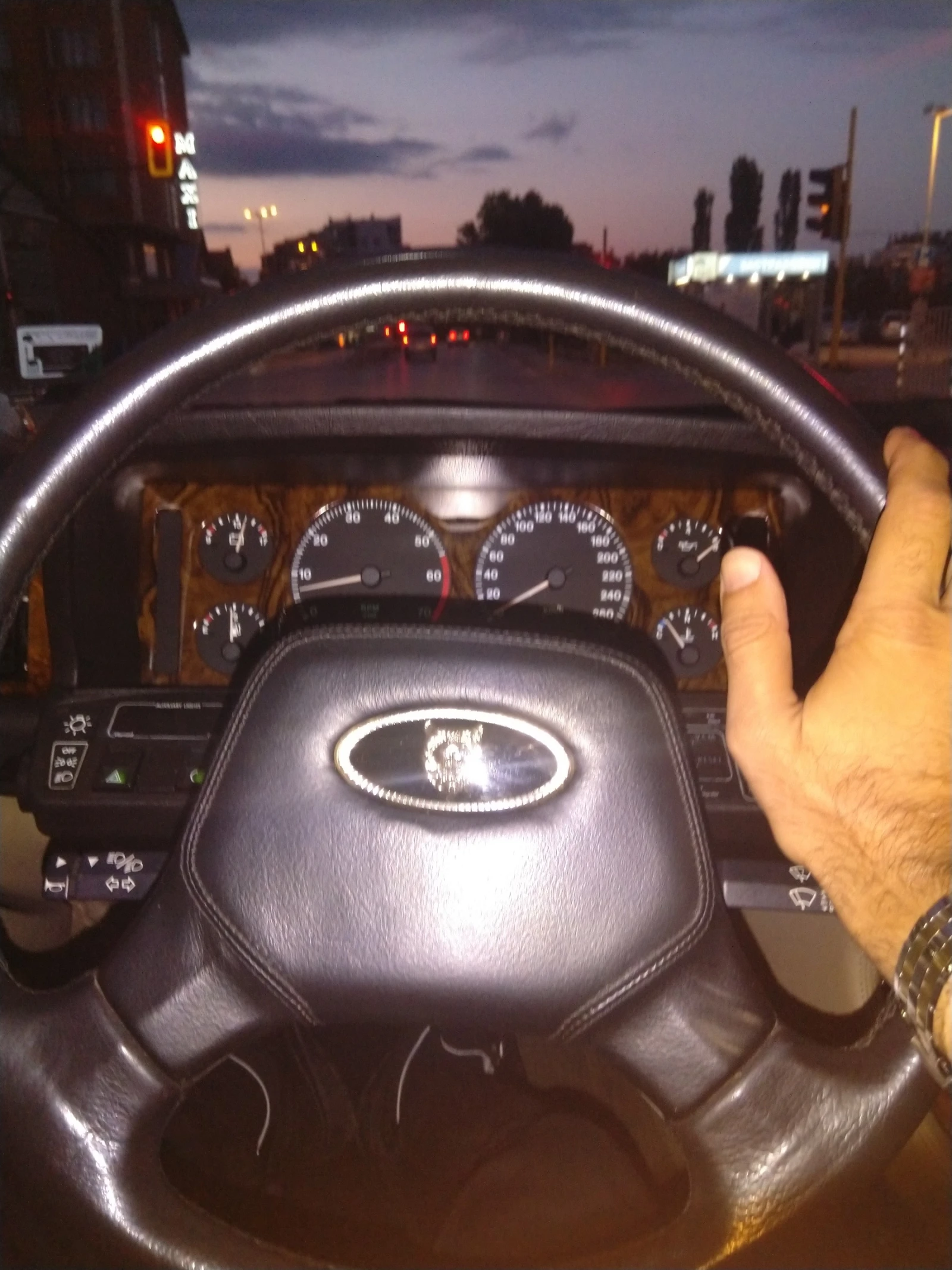 Jaguar Sovereign XJ40 | Mobile.bg � ����������� 14
