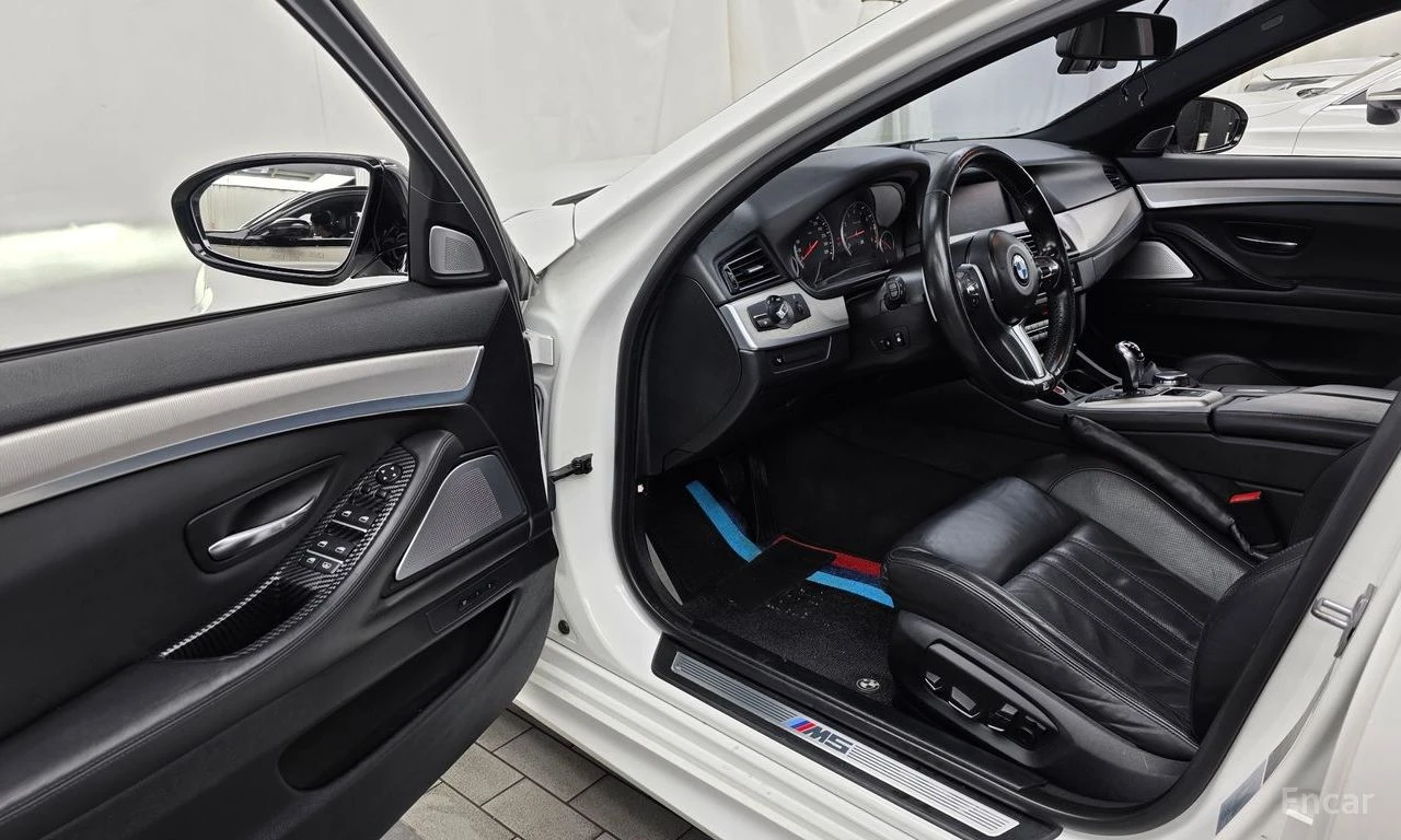 BMW M5 FACELIFT* BANG* OLUFSEN * ОБДУХВАНЕ* ХЕДЪП* 360КАМ, снимка 5 - Автомобили и джипове - 55380032