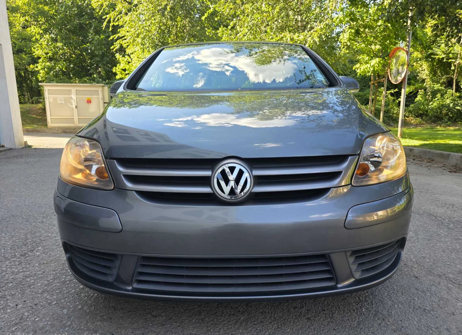 VW Golf Plus 1.6FSI / АВТОМАТИК, снимка 2 - Автомобили и джипове - 55530752