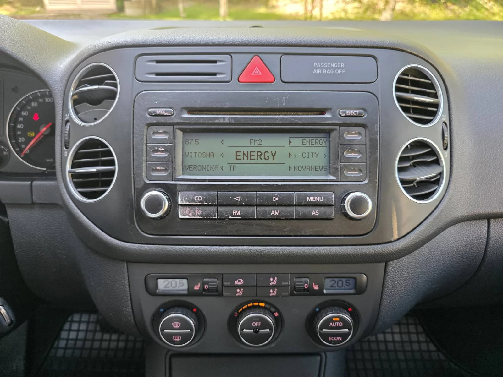VW Golf Plus 1.6FSI / АВТОМАТИК, снимка 14 - Автомобили и джипове - 55530752