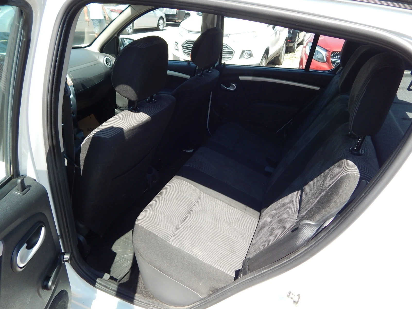 Dacia Sandero 1.4i* газов инжекцион* , снимка 10 - Автомобили и джипове - 55556288