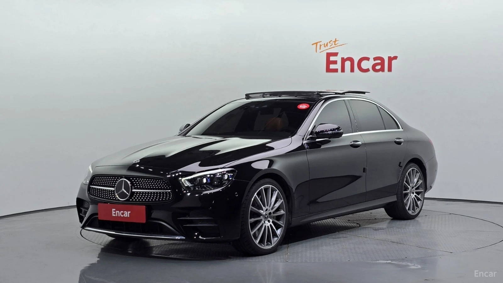 Mercedes-Benz E 350 4MATIC* AMG-LINE* BURMESTER* DISTRONIC* 360* КАМЕР